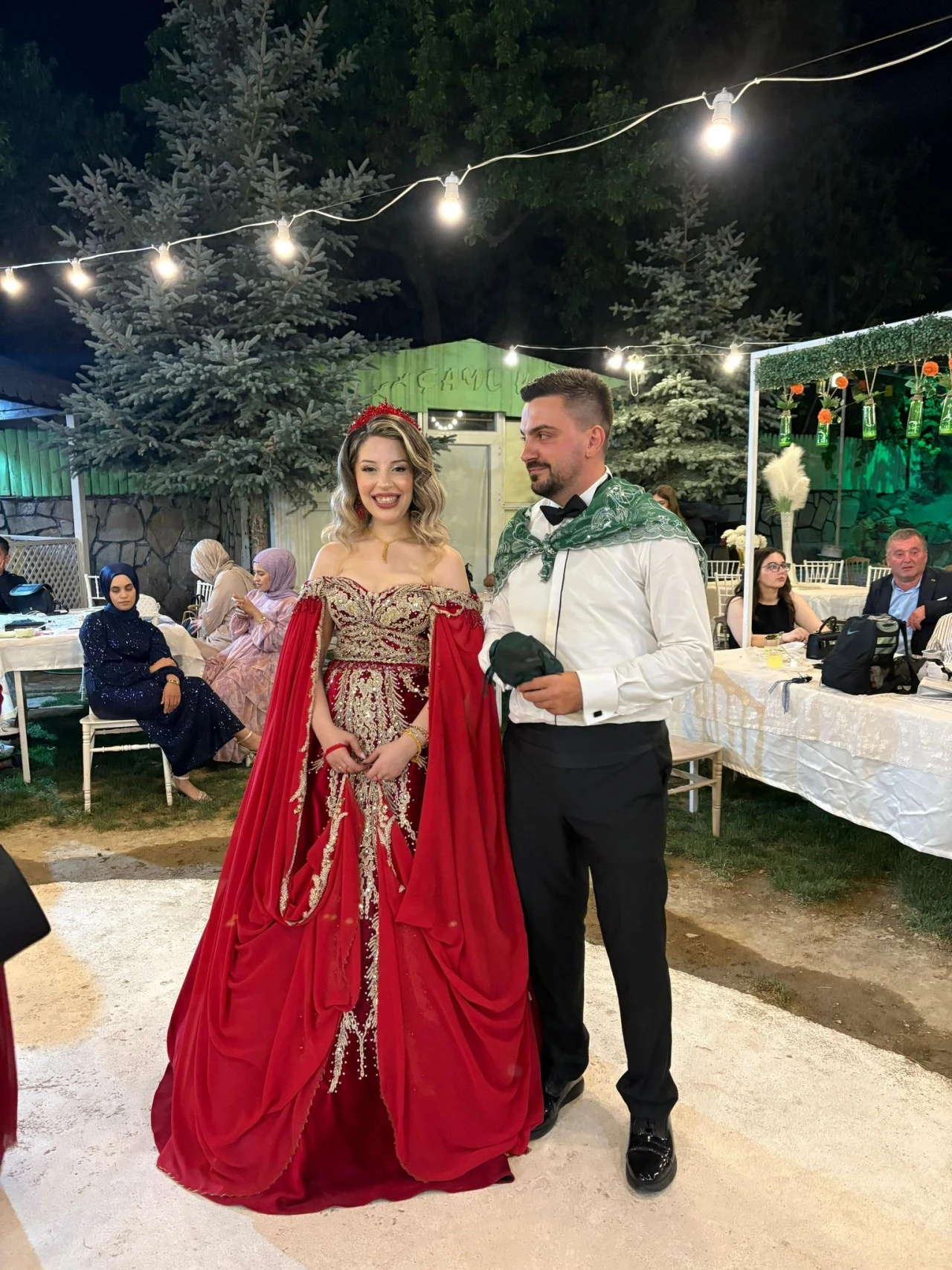 Beyza ve Muhammet Çifte Düğünle Dünyaevine Girdi