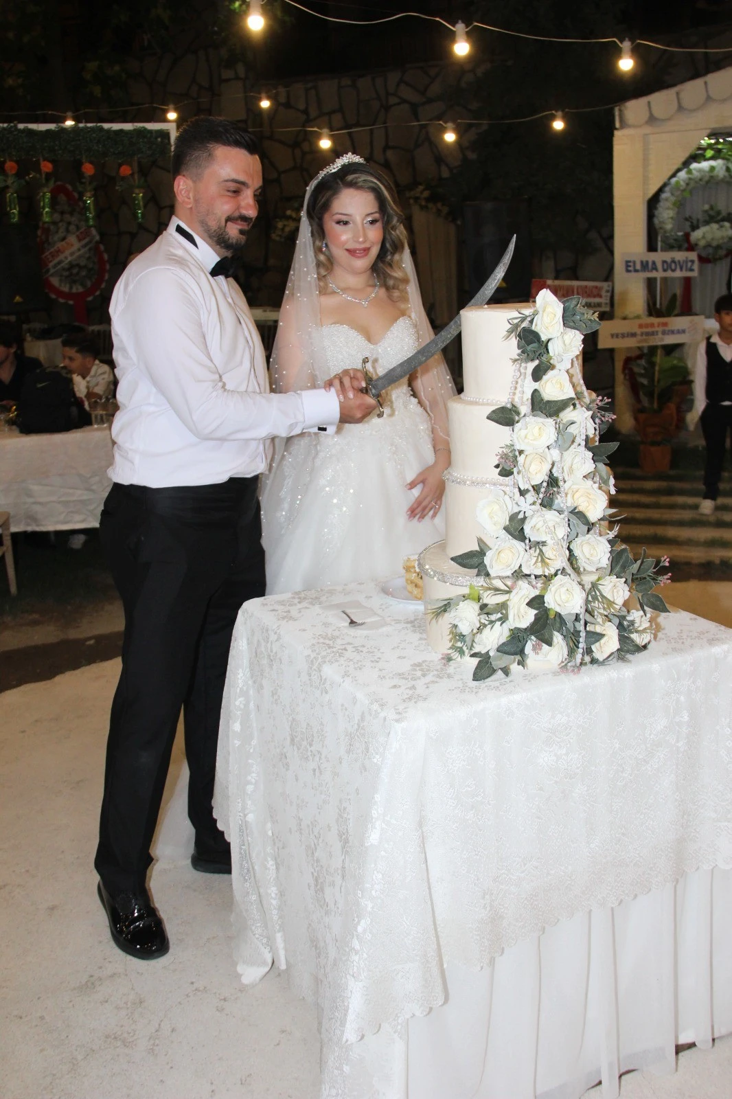 Beyza ve Muhammet Çifte Düğünle Dünyaevine Girdi