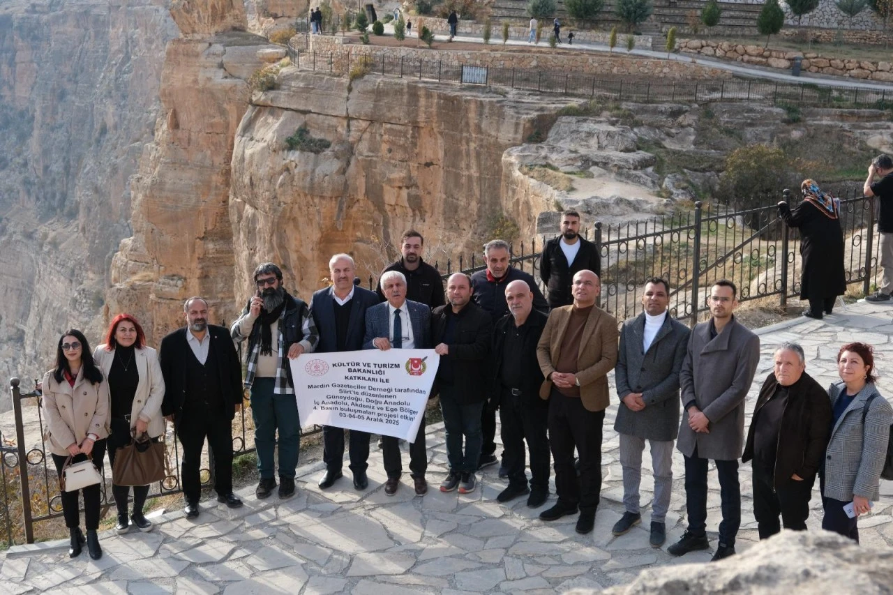 KÜLTÜR VE TURİZM BAKANLIĞI DESTEKLEDİ MARDİN GAZETECİLER DERNEĞİ SİİRT’TE BULUŞTURDU 5 BÖLGEYİ KAPSAYAN 4. BASIN BULUŞMALARI GERÇEKLEŞTİ