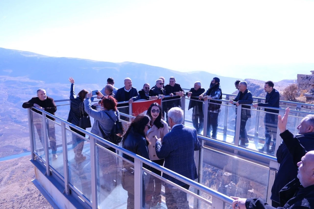 KÜLTÜR VE TURİZM BAKANLIĞI DESTEKLEDİ MARDİN GAZETECİLER DERNEĞİ SİİRT’TE BULUŞTURDU 5 BÖLGEYİ KAPSAYAN 4. BASIN BULUŞMALARI GERÇEKLEŞTİ