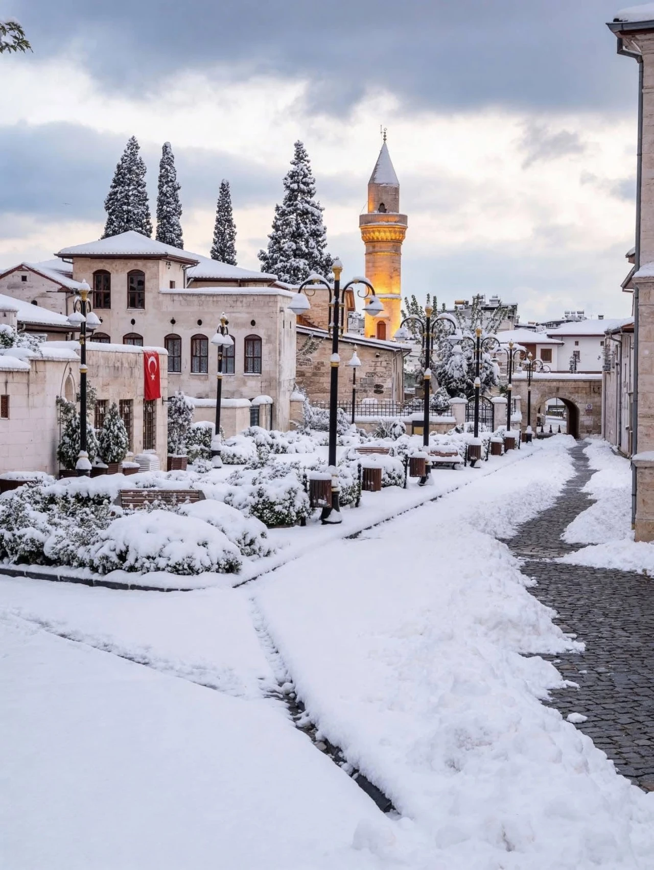 Yorgunsun ama güzelsin Gaziantep!