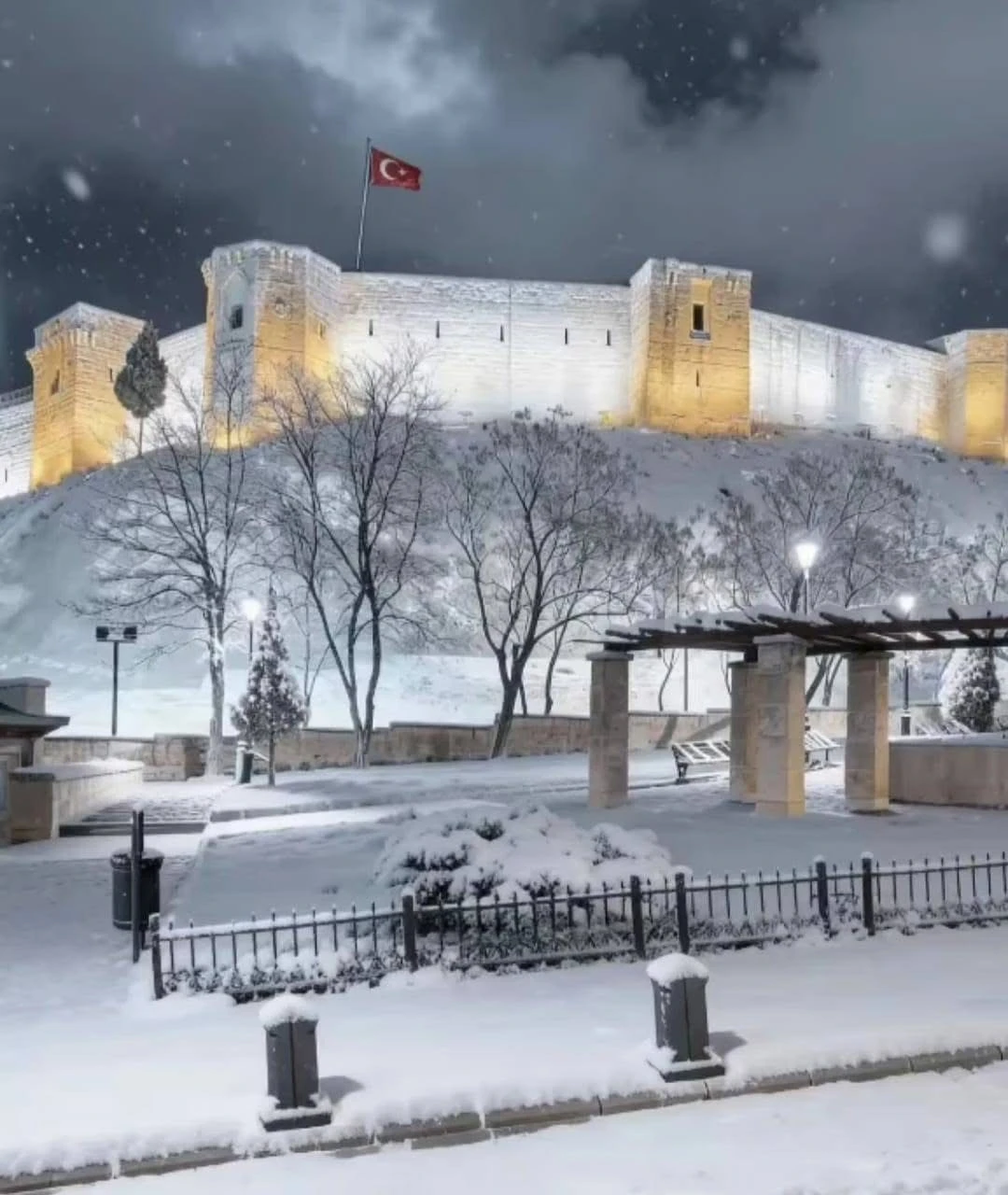 Yorgunsun ama güzelsin Gaziantep!