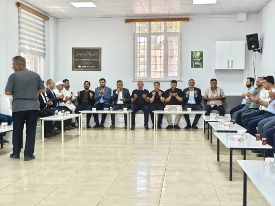 Yoğun Gaziantep Programı: Gaziantep Milletvekili Ali Şahin Nizip’te Taziyeden Hastane Ziyaretlerine Kadar Yoğun Mesai Yaptı