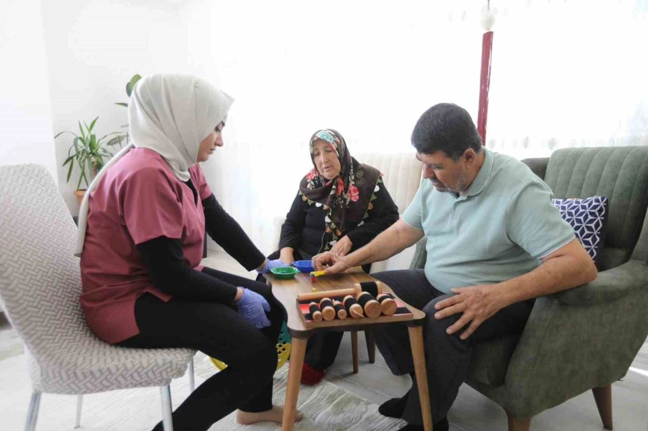 Gaziantep B&uuml;y&uuml;kşehir&rsquo;den evde fizik tedaviyle hayata dokunan hizmet