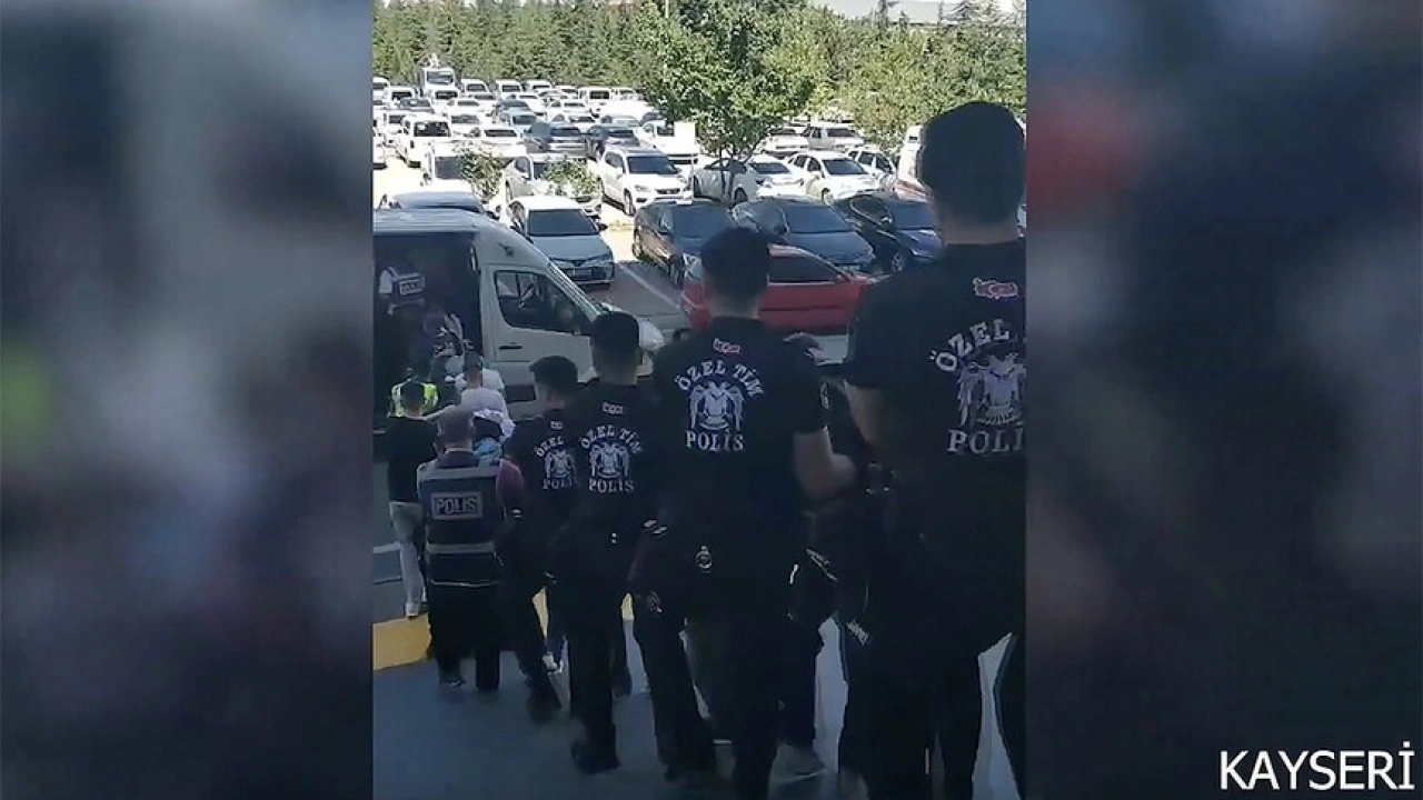 Kayseri merkezli Gaziantep Dahil 6 ilde d&uuml;zenlenen uyuşturucu operasyonunda 211 zanlı tutuklandı