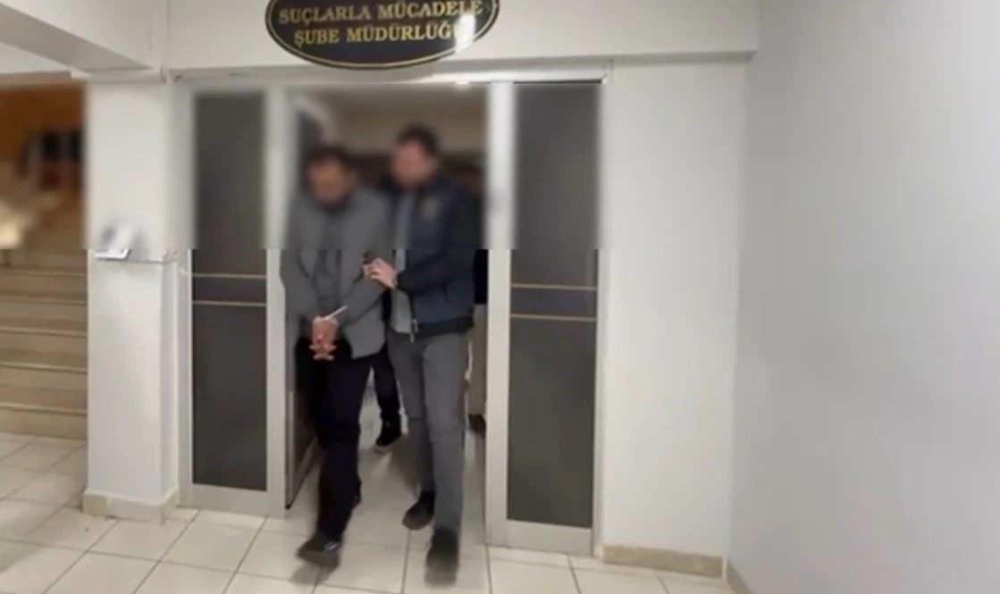 Siber polisten Sakarya merkezli 3 ilde milyonluk &rsquo;ikinci el&rsquo; operasyonu: 6 tutuklama

