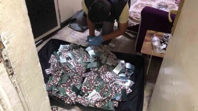 10 bin adet uyuşturucu hapla yakalandılar: &quot;Uyuşturucu satmıyoruz&quot; savunması yaptılar
