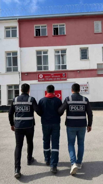 10 dosyadan aranan h&uuml;k&uuml;ml&uuml; Kırşehir&rsquo;de yakalandı
