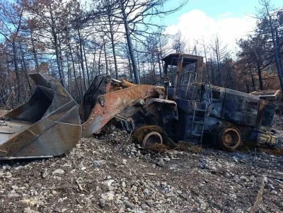 10 kişinin şehit olduğu yangınlarda kül olan iş makinelerinden sonuncusu kaldırıldı
