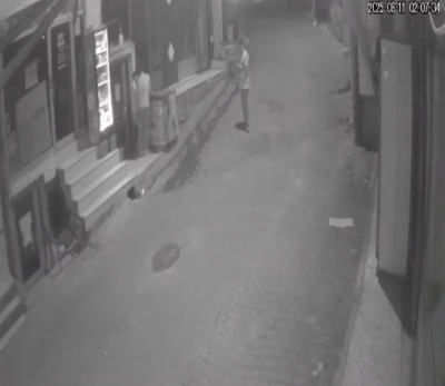 10 liralık dondurma için 100 bin liralık dolabı kırdılar
