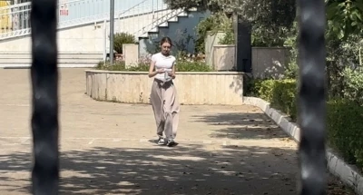 10 saniyeyle hayalleri kapıda kaldı: YKS&rsquo;ye ge&ccedil; kalan &ouml;ğrencinin &uuml;z&uuml;nt&uuml;s&uuml; kameraya yansıdı
