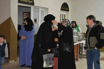 10 yıllık akraba iftarı geleneği 500 kişilik katılımla ger&ccedil;ekleşti
