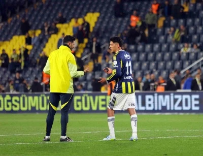 11 ma&ccedil; sonra forma giyen Alvarez, ıslıklandı
