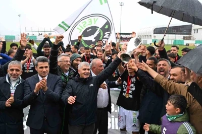12 Bing&ouml;lspor kupayı evinde kaldırıldı
