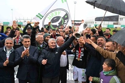 12 Bing&ouml;lspor kupayı evinde kaldırıldı
