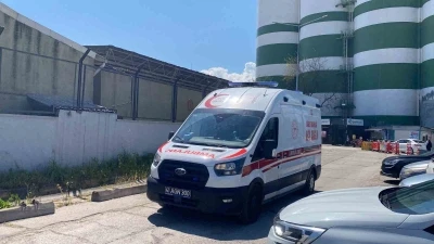 12. kattan d&uuml;şen iş&ccedil;i ağır yaralandı
