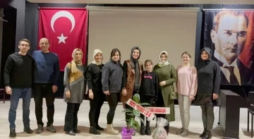12 yaşına giren Meryem &Ccedil;oban ilk piyano konserini verdi
