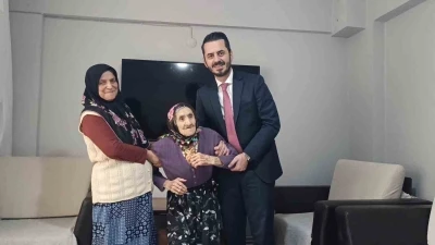 121 yaşındaki Saadet teyze, ziyaret&ccedil;ilerinden bakın ne istedi
