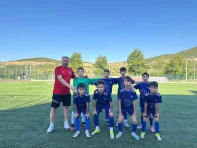 1299 Bilecikspor Kul&uuml;b&uuml;, gol oldu yağdı
