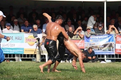 14 yıl aradan sonra düzenlenen yağlı pehlivan güreşlerine yoğun ilgi
