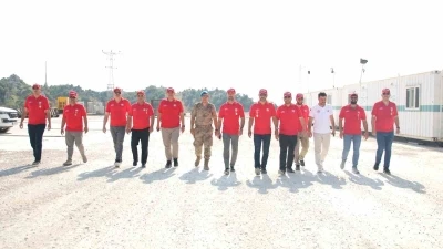 15 Temmuz gazileri Gabar&rsquo;da petrol &uuml;retim tesisini gezdi
