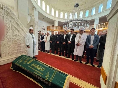 15 Temmuz şehidinin babası dualarla toprağa verildi
