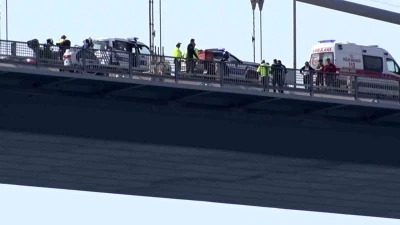 15 Temmuz Şehitler Köprüsü’nde intihar girişimi polis tarafından engellendi
