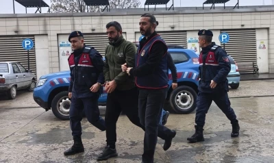 16 su&ccedil;tan 30 yılla aranan şahıs bağ evinde yakalandı
