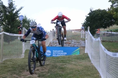 16 &uuml;lkeden 49 sporcu Sakarya&rsquo;da Avrupa şampiyonluğu i&ccedil;in pedal &ccedil;evirdi

