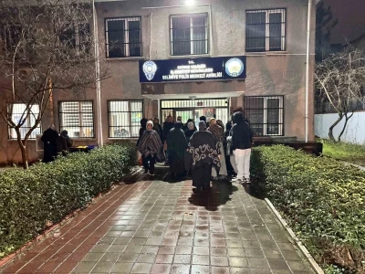 17 kişiyi umre vaadiyle dolandıran ş&uuml;pheli yakalandı
