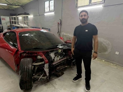 17 milyon liralık Ferrari kazasını yapan usta yaşananları anlattı
