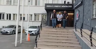 17 yıl hapis cezasıyla aranıyordu, bah&ccedil;ede saklanırken yakalandı
