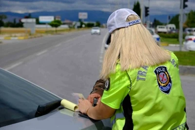 187 araç trafikten men edildi 31 sürücüye alkolden işlem yapıldı
