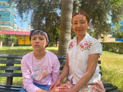 2,5 yaşında konuşmayı bırakan 10 yaşındaki kızı i&ccedil;in yardım bekliyor
