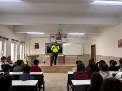 2 bin 316 &ouml;ğrenciye polisten bilin&ccedil;lendirme eğitimi
