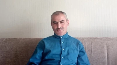 2 buzdolabını birleştirip kayık yaptı
