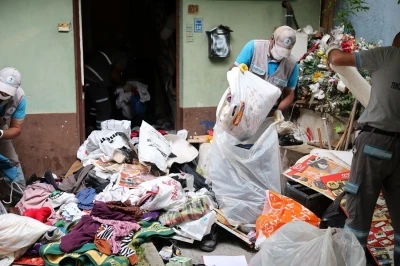 2 &ccedil;&ouml;p evden 43 kamyon atık &ccedil;ıkarıldı
