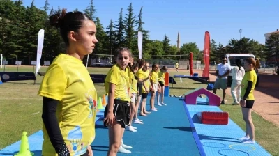2 kişiyle başlayan jimnastik ser&uuml;veni 250 sporcuya ulaştı
