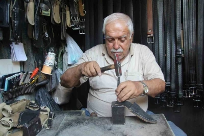 2 metrekarelik dükkanında 60 yıldır baba mesleğini yaşatıyor
