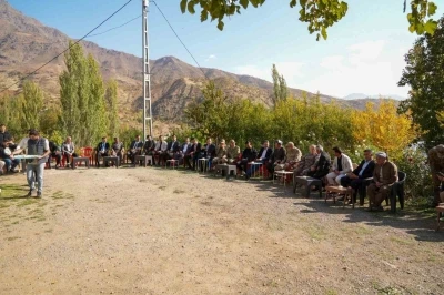2. Ordu Komutanı Korgeneral Topaloğlu gaziyi köyünde ziyaret etti
