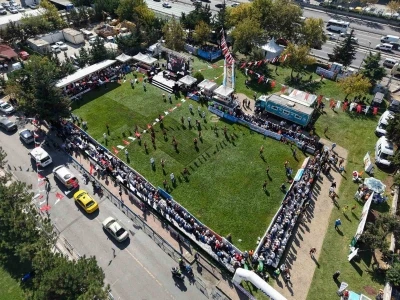 20’inci Geleneksel Bahçelievler Kocasinan Yağlı Güreşleri’nde 500 pehlivan kıyasıya mücadele etti
