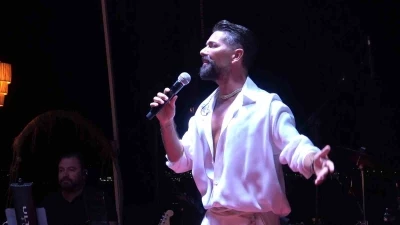 20 yıl sonra ilk sahneye çıktığı mekana geri döndü
