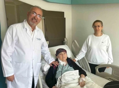 20 yıllık t&uuml;m&ouml;r Van&rsquo;da yapılan ameliyatla alındı
