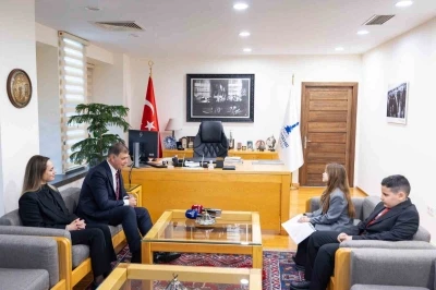 23 Nisan&rsquo;da başkanlık koltuğu &ccedil;ocukların
