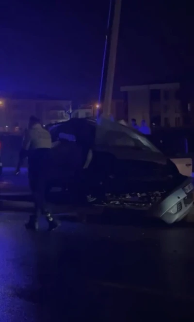 23 yaşındaki genç aydınlatma direğine çarparak yaşamını yitirdi
