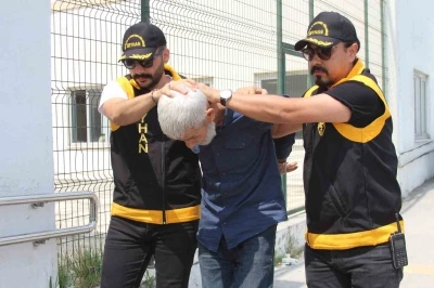 24 yıl hapis cezasıyla aranan h&uuml;k&uuml;ml&uuml; &ccedil;orbasını bırakıp ka&ccedil;tı, bek&ccedil;iler yakaladı
