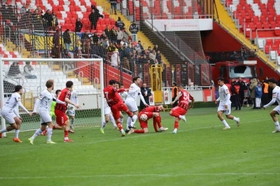 24Erzincanspor kendi evinde Ankarag&uuml;c&uuml;&rsquo;ne 2-0 yenildi
