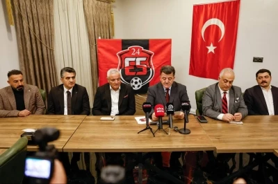 24Erzincanspor y&ouml;netimi iftarda basınla buluştu
