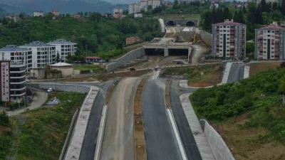 28 kilometre uzunluğundaki Kanuni Bulvarının 20 kilometrelik kısmı ulaşıma a&ccedil;ıldı
