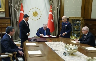 29 generalin görev süreleri 1 yıl, 478 albayın görev süreleri 2 yıl uzatıldı
